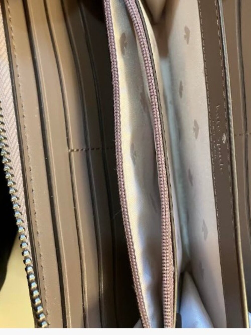 Kate Spade Link Tote Continental Wallet and Makeup Pouch Pre-Owned EUC Like New - Picture 13 of 14